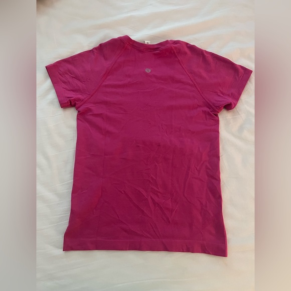 Lululemon, Sonic, pink swiftly tech size 2, sold out everywhere, worn once - Picture 2 of 2